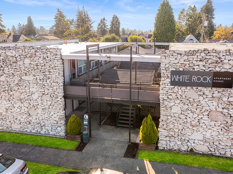 WhiteRock Apartments — Photo 23