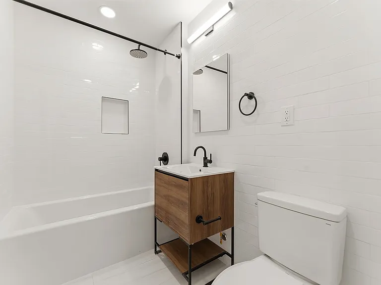 821 Quincy St #1 — Photo 8