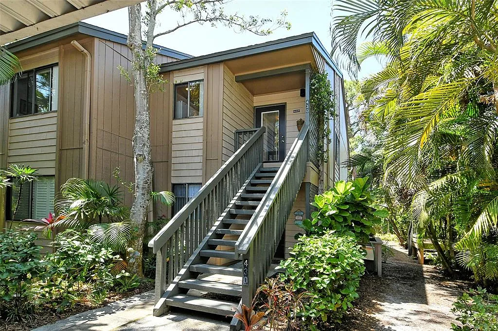 1 bed, 1.0 bath, 731 sqft, $3,800 — Photo 2