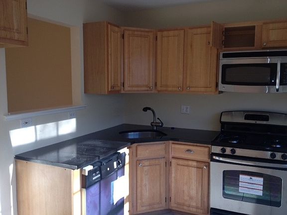 3rd image of 54 Victoria Dr #1154