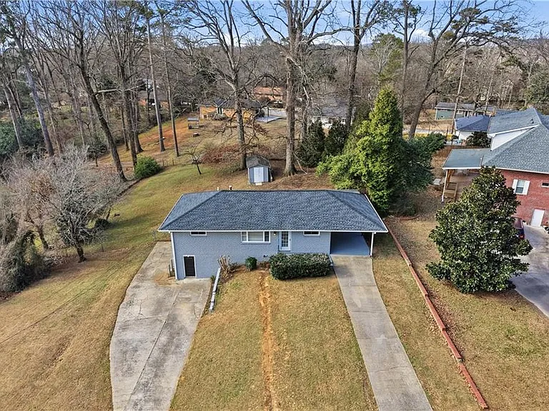 2467 Elmwood Cir SE — Photo 4