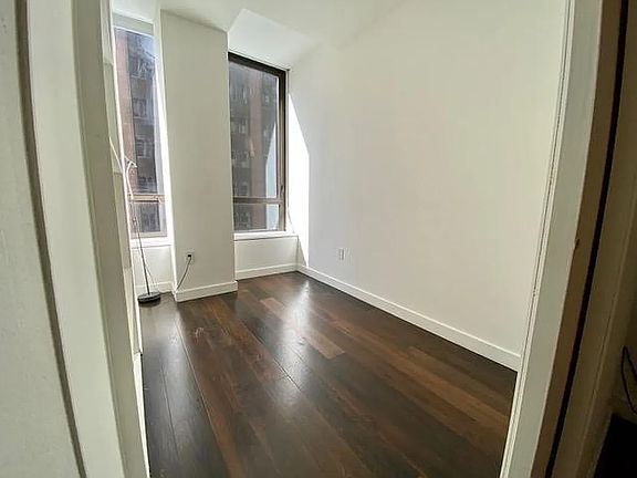 4th image of 40 Water St Frnt 1