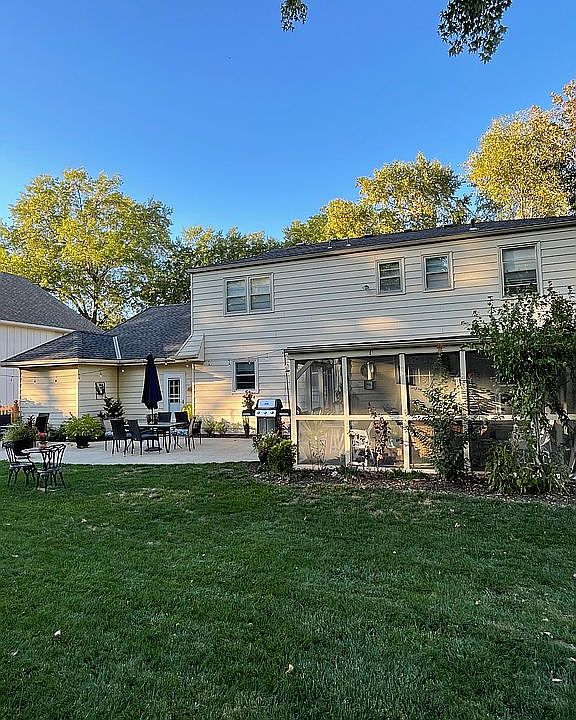 2nd image of 249 E Bridlespur Dr