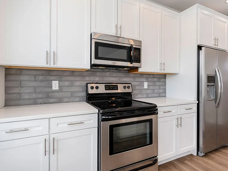 Harrison Park Apartments — Photo 22