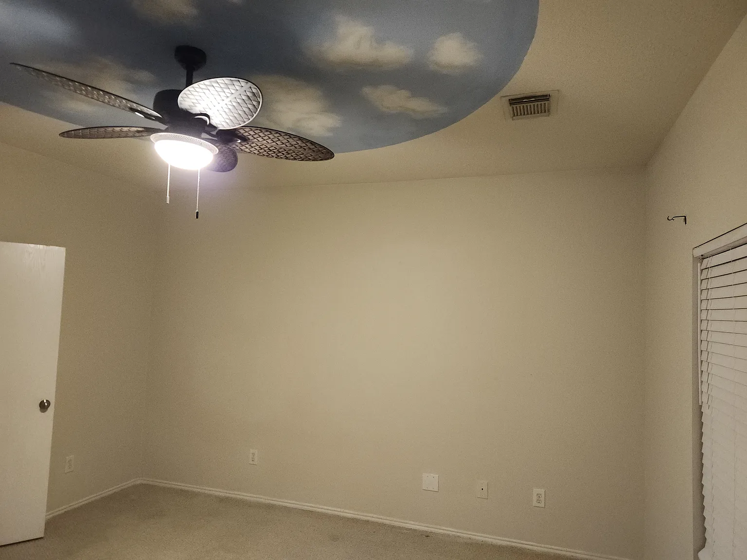 4 bed, 2.5 bath, 2544 sqft, $2,200 — Photo 4