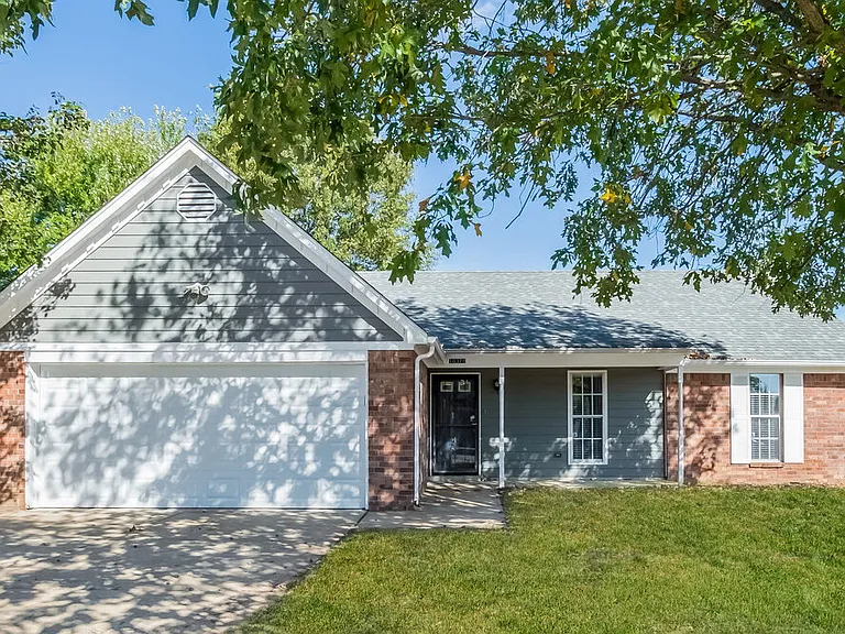 10378 Yates Dr — Photo 1