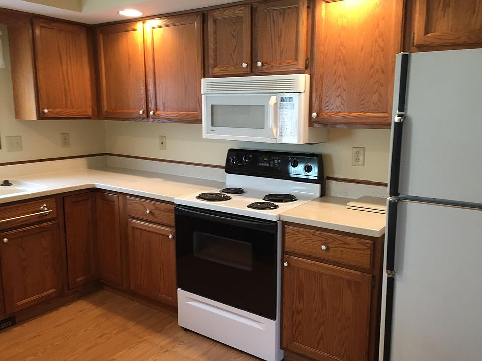 2nd image of 261 Ironwood Dr
