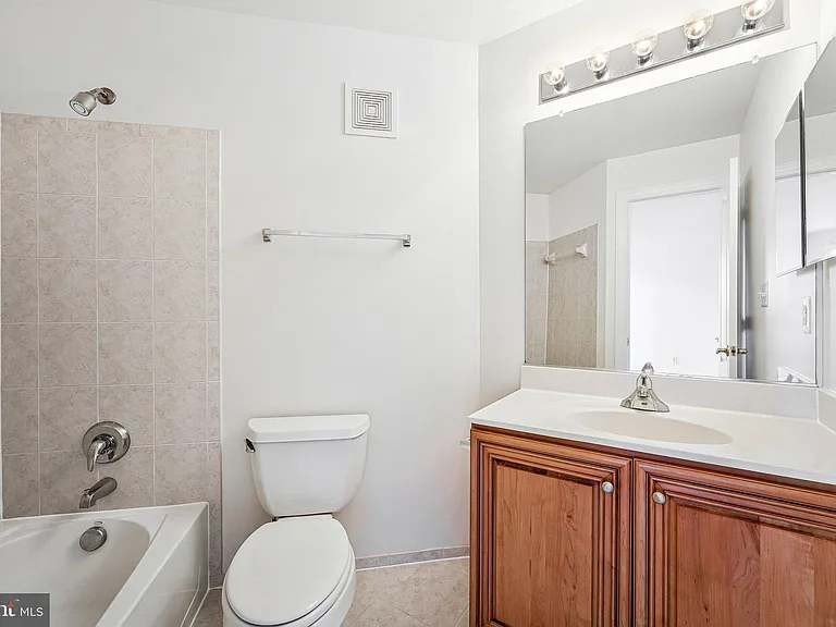 7720 Spoleto Ln — Photo 36