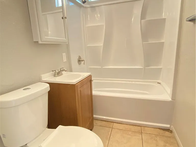 263 N Evans St #A — Photo 8