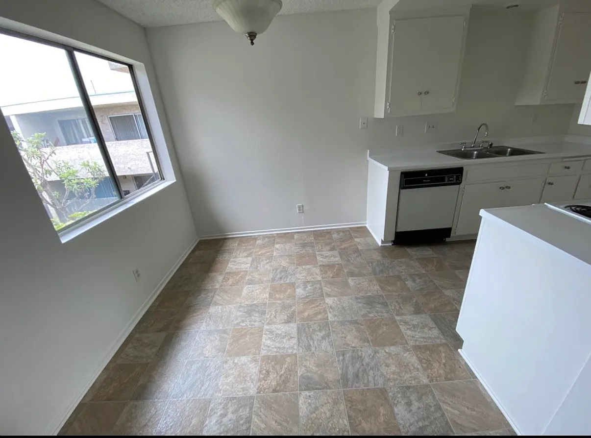 425 N Nicholson Ave — Photo 3