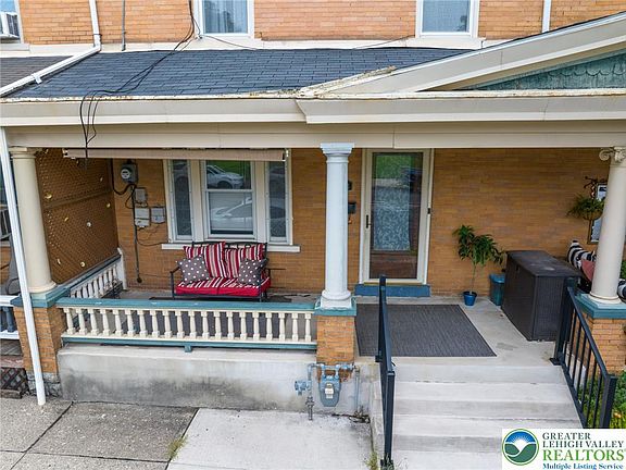 3rd image of 1034 Main St