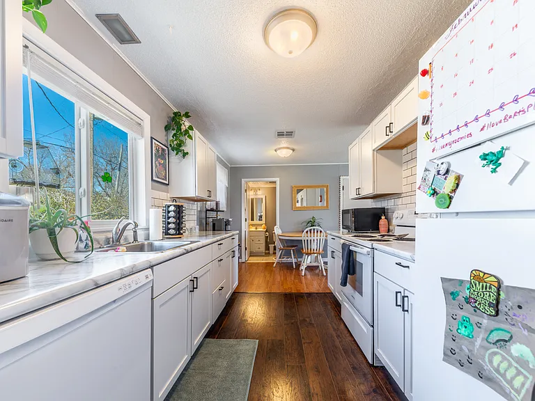 1515 Jarvis Dr — Photo 8