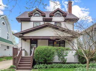 1045 Garfield Ave, Aurora, IL 60506