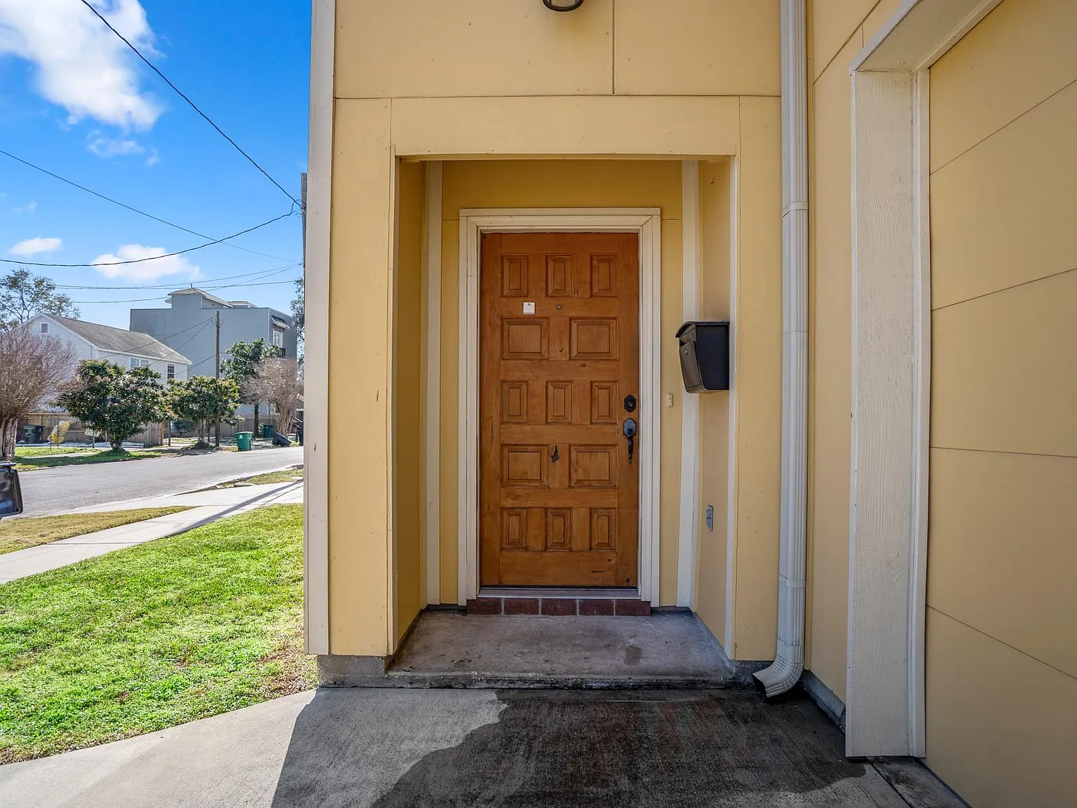 2 bed, 2.5 bath, 1730 sqft, $2,150 — Photo 4