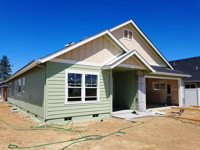 330 SW Huckleberry, Grants Pass, OR, 97527