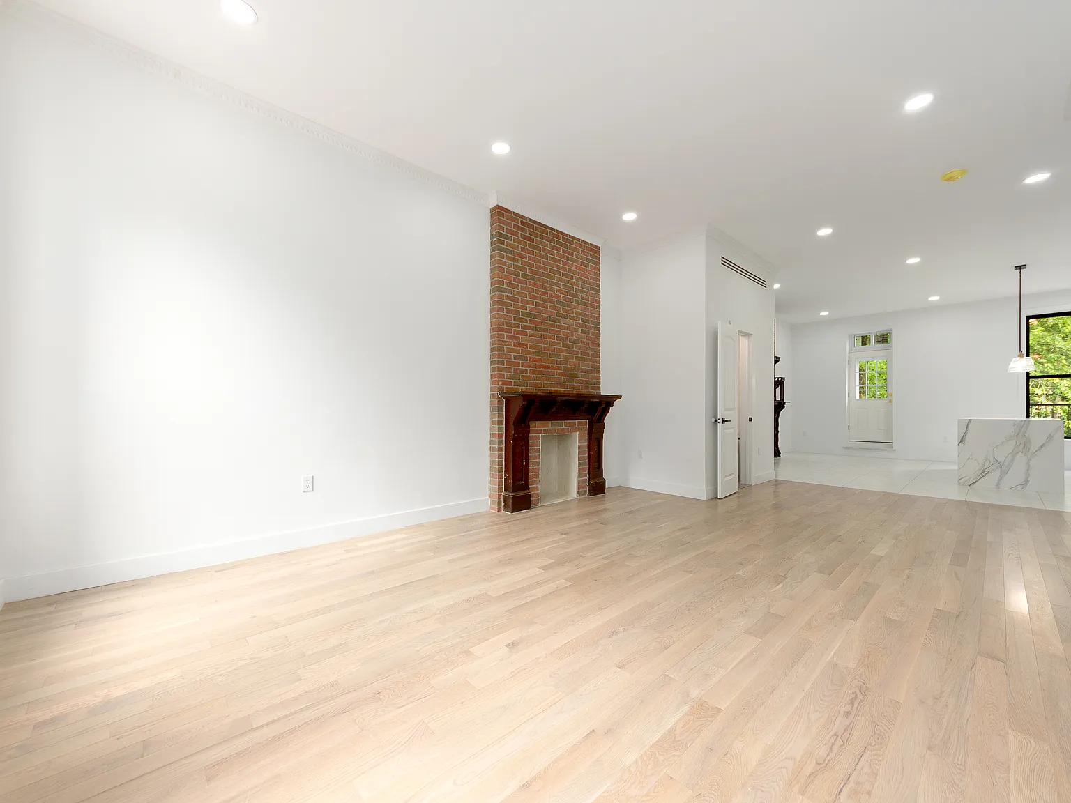 533 Madison St — Photo 1