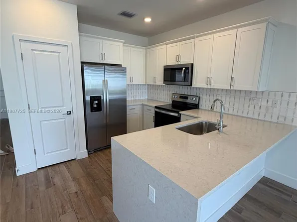 17173 SW 1st St, Pembroke Pines, FL 33027