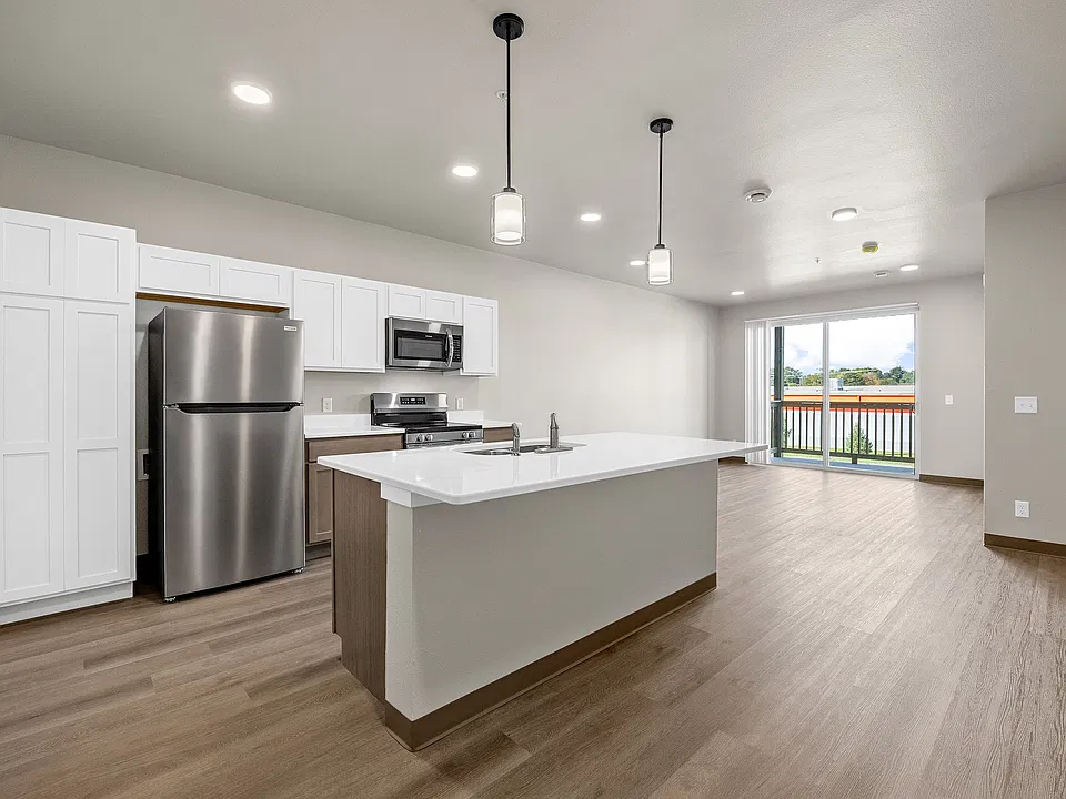 Prairie Rapids 2 - 1 Month Free on 13 Month Lease