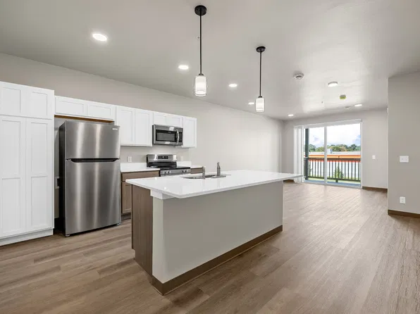 Prairie Rapids 2 - 1 Month Free on 13 Month Lease