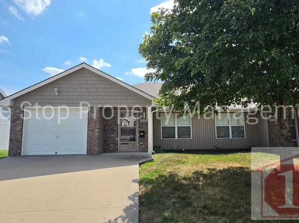 1105 NW Willow Dr, Grain Valley, MO 64029