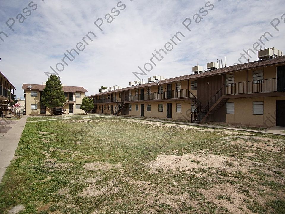 1st image of 4700 Maxwell Ave #32
