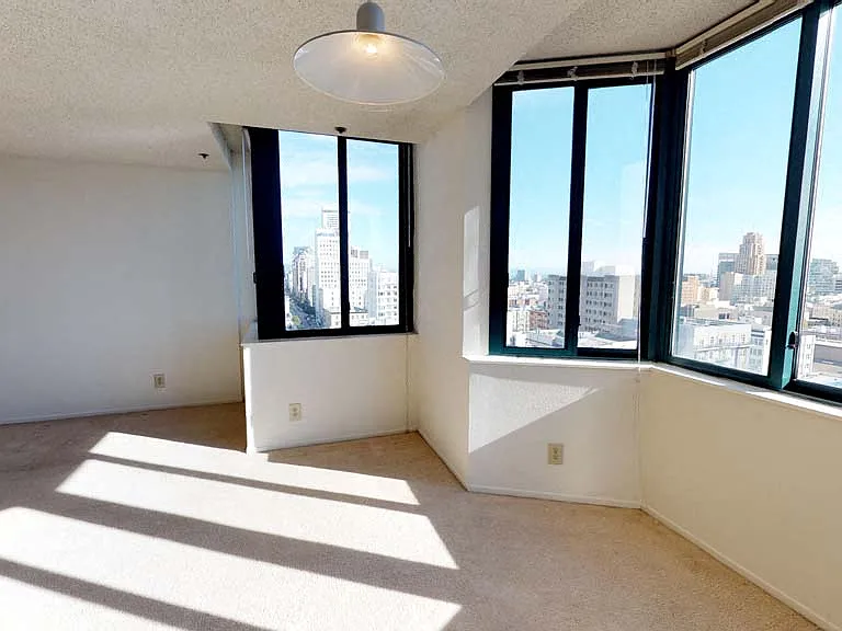 Trinity Towers Apartments — Photo 82