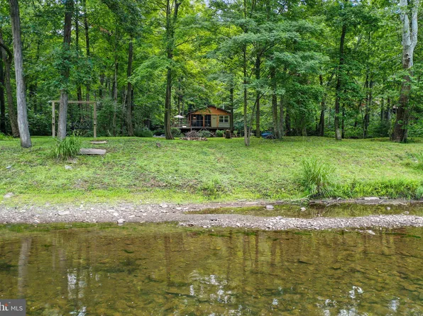 282 Limestone Pond Ln, Great Cacapon, WV 25422
