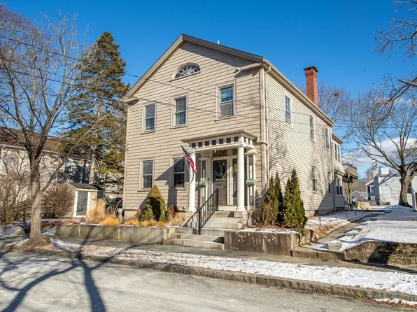51 William St #1, Fairhaven, MA 02719