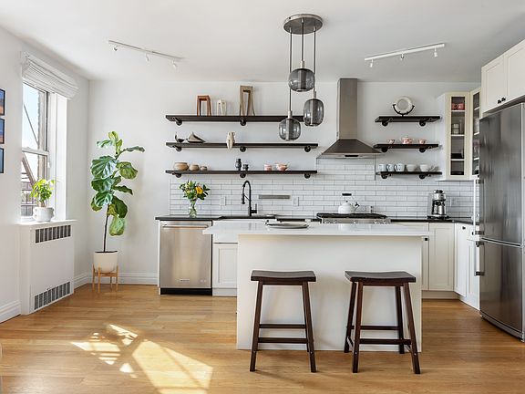 4th image of 3521 79th St APT 6K