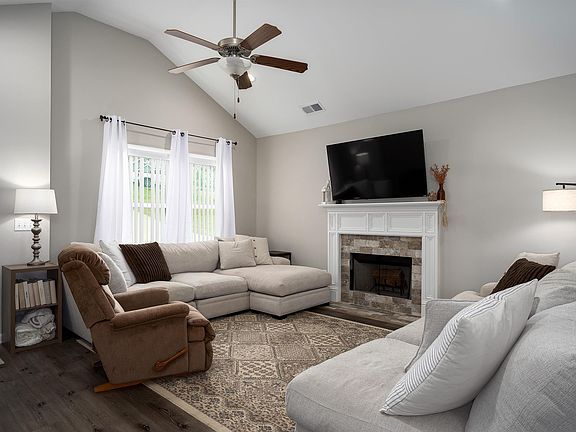 4th image of 600 Magnolia Crest Ct
