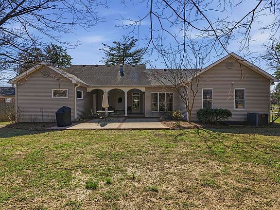 4th image of 1500 Single Tree Way