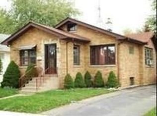 1019 Chestnut St, Waukegan, IL 60085