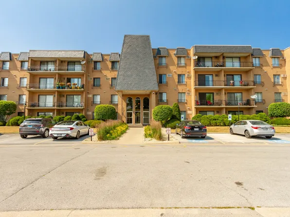 931 Arquilla Dr #313, Glenwood, IL 60425