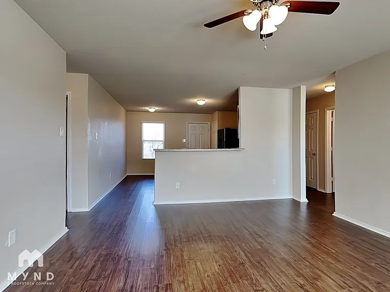 938 Pinehurst Loop — Photo 2
