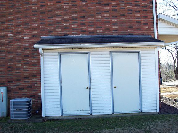 4th image of 101 Oak St #C