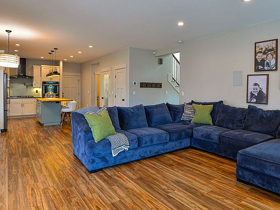 3rd image of 1029 Brandon Way