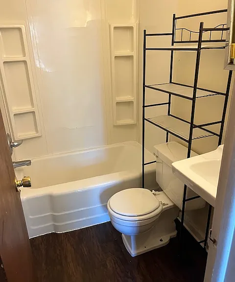 510 W Walnut St #7 — Photo 10