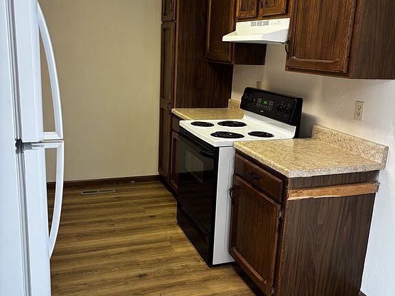 2nd image of 433 S Carlton Dr