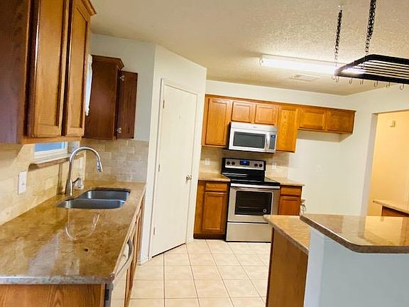 4th image of 9932 Carter Dr