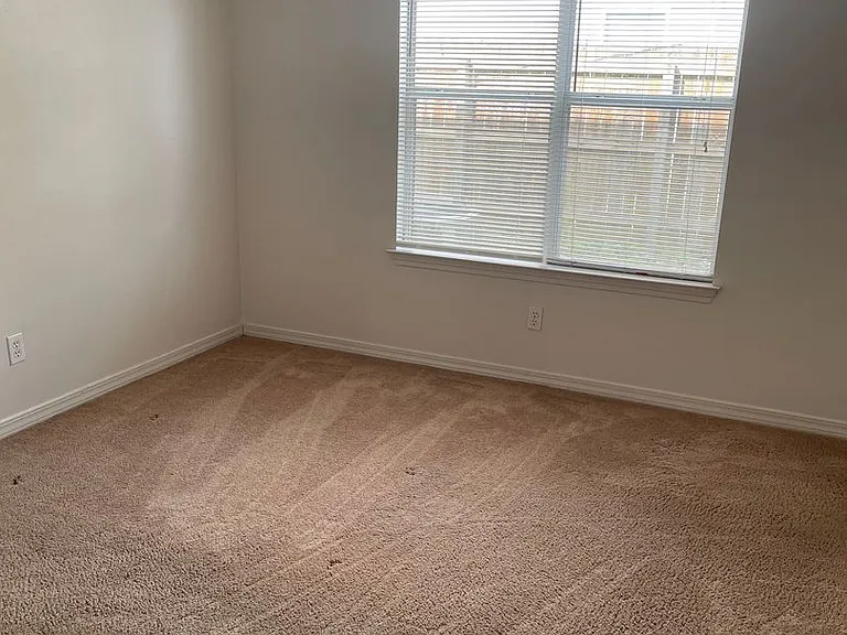 563 Florosa Ct — Photo 6