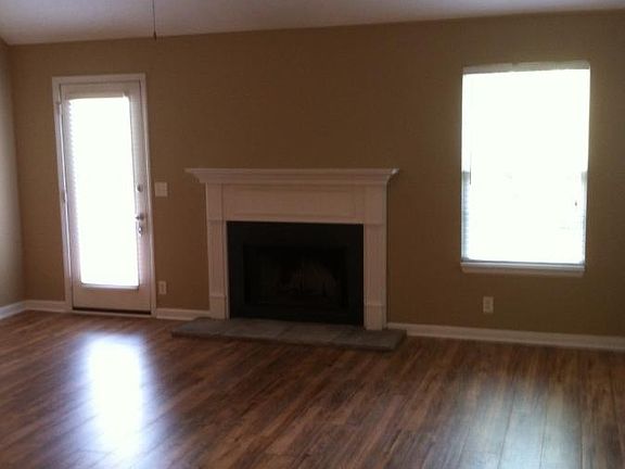 2nd image of 3108 Wellington Pl