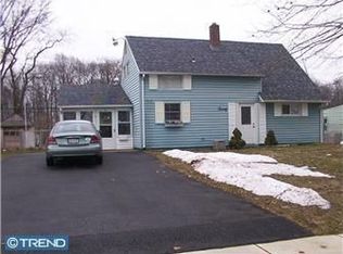 20 Nectar Ln, Levittown, PA 19054