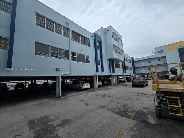 1555 W 44th Pl APT 235, Hialeah, FL 33012