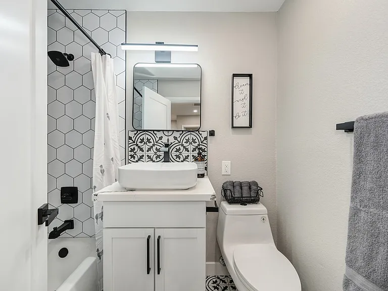 5608 Hillsdale Blvd #C — Photo 29