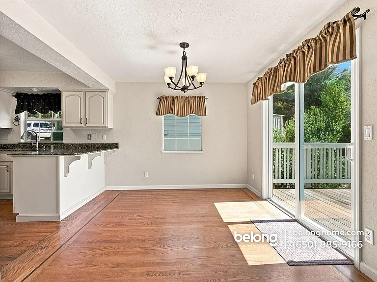 812 Isbel Ct — Photo 14
