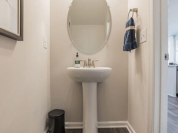 2nd image of 853 Cotrel Ln