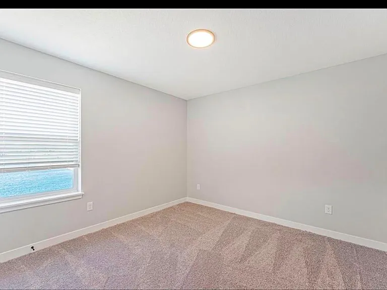 8826 SW 10th St — Photo 3