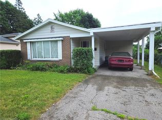 219 Huntingdon Cres, Waterloo, ON N2L4P8