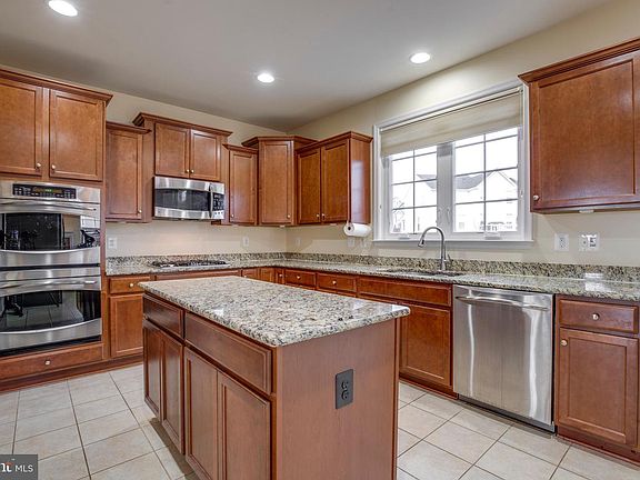 5th image of 7536 San Diego Ct
