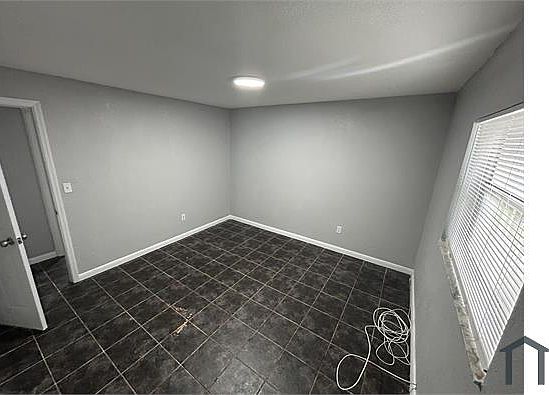 3rd image of 1371 NW 40th St #1371
